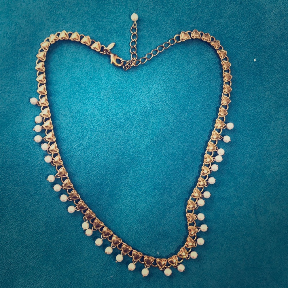 Beautiful Goldtone Pearl Heart Necklace
